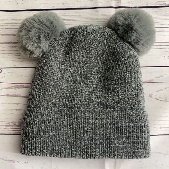 Baby Pom Pom hat - Picture 1 of 4